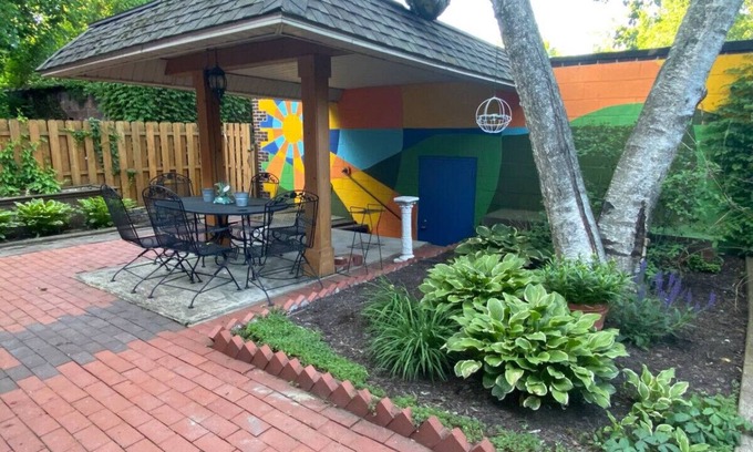 Wilkinsburg Apartment | Oasis by Frick Park w Garage Parking and Workspace