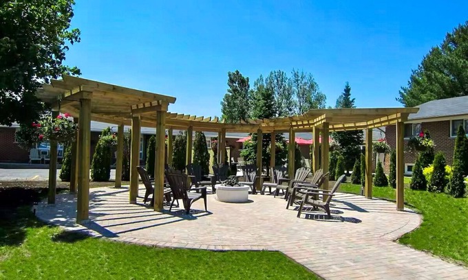 Wasaga Beach Hotel | Oasis by the Bay Vacation Suites