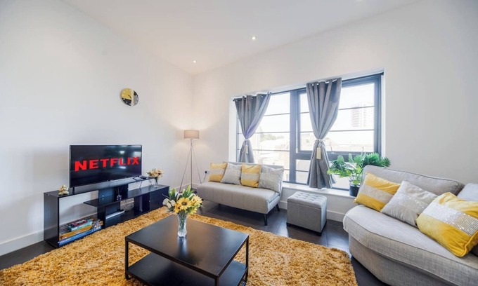 Woolwich Riverside Condo | Oasis Flat|Central London |O2|Parking|Wifi 500mb