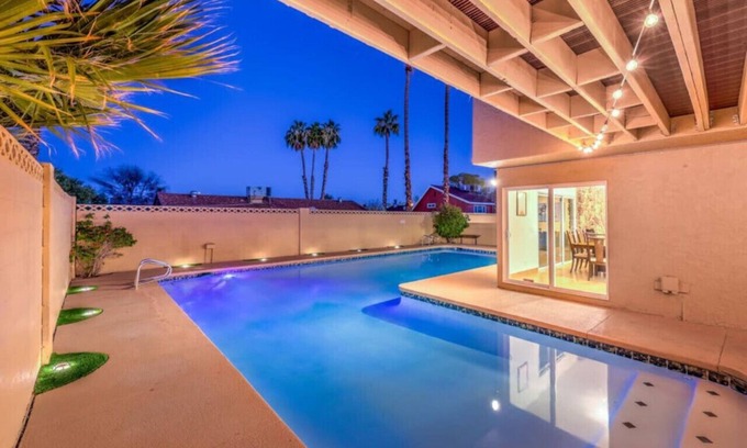 Paradise House | Oasis Near STRIP, Pool, Jacuzzi, Deck, Poker Room