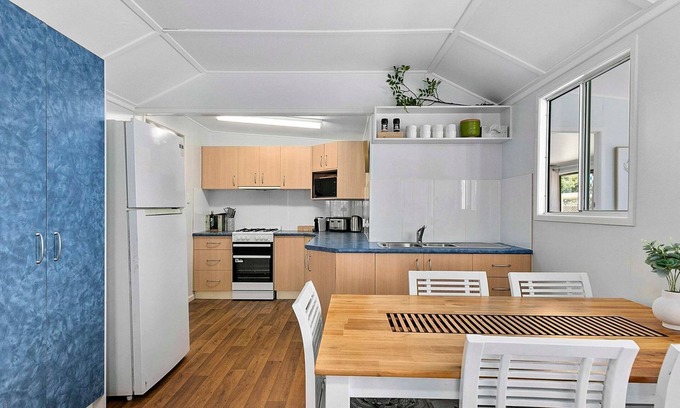Torquay House | Oasis on Bideford - 3 bedroom