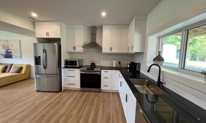 Port Elgin House | Oasis Retreat with 3 Bedrooms