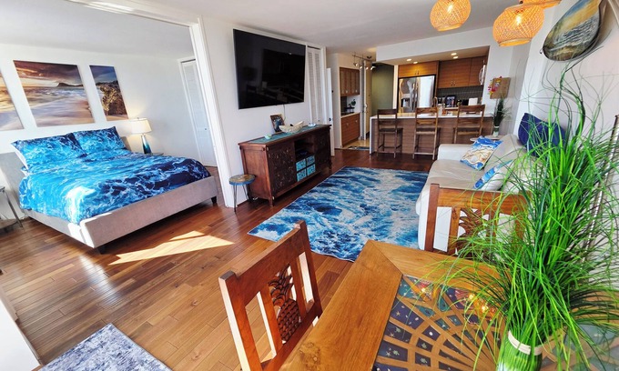 Ala Moana Condo | Ocean and Marina View Suite, Spacious, Quiet and Peaceful with Amazing Sunsets