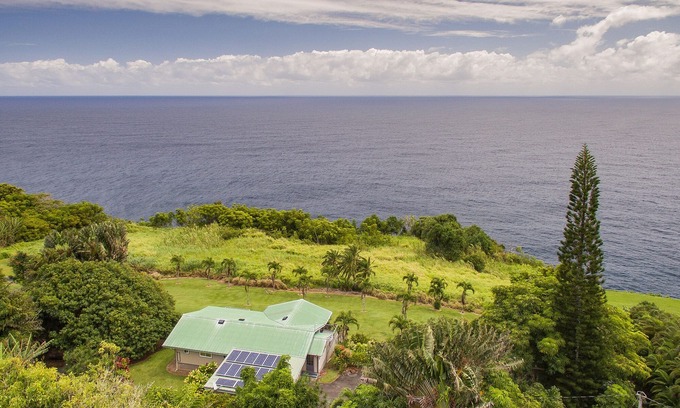 Ninole House | Ocean Bluff Home on Hamakua Coast - Hale Hamakua