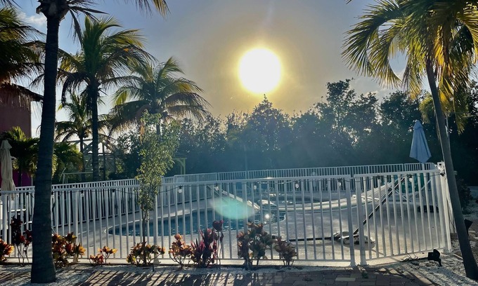 Summerland Key Cottage | OCEAN BREEZE HOUSE nSummer Vacation bring the family. Fishing and Lobster season