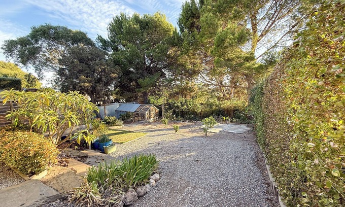 Aldinga House | Ocean Breeze Stylish 4BR Retreat