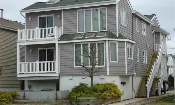 Gold Coast House | Ocean City Beach Block-1st floor
