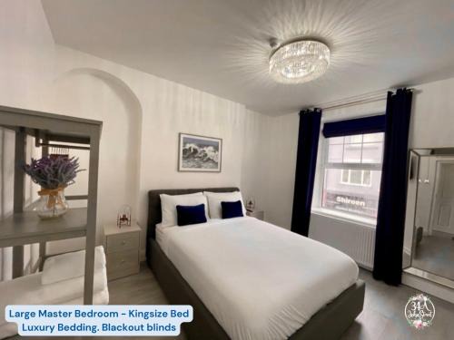 Porthcawl Apartment | OCEAN ESCAPE 200m From the Sea, High Spec Town Centre Entire Flat, 3 Bedrooms, TVs All Rooms