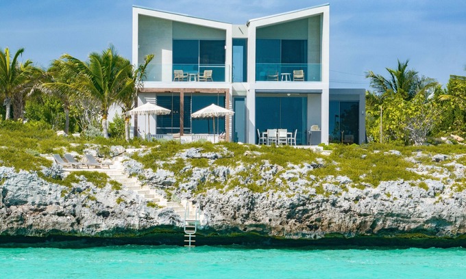 Juba Sound House | Ocean Estate Reef 5 Bedroom Including Guesthouse OE10