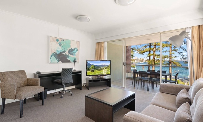 Manly Apartment | Ocean-facing 2-Bed Manly Unit with Gym & Sauna