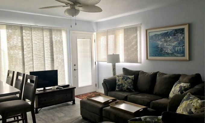 Mission Beach Apartment | Ocean Front 1 bd downstairs apt