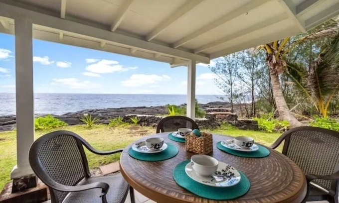 Keaau House | Ocean Front Paradise with Hot Tub in Keaa’u