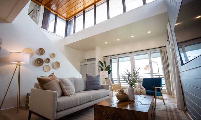 Bolongo Bay Condo | Ocean front Penthouse Loft