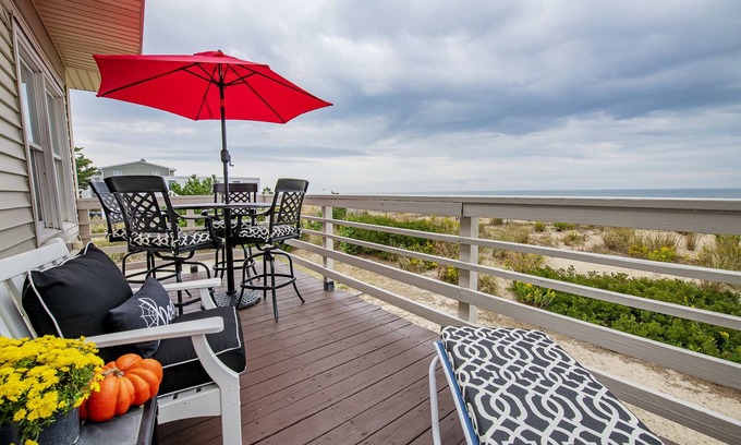 Dewey Beach House | OCEAN FRONT Pet-Friendly Downtown Dewey Beach 2BR Townhouse!
