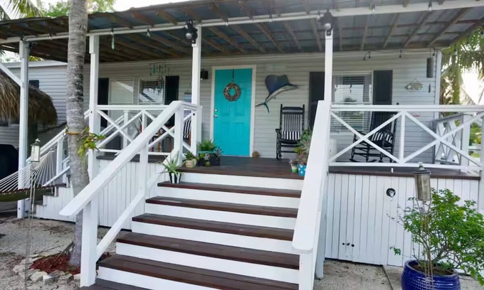 Key Largo House | Ocean-Inspired Key Largo Coconut Cottage