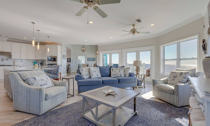 Ocean Springs House | Ocean Springs 'Magnolia Beach House' on Pvt Beach!