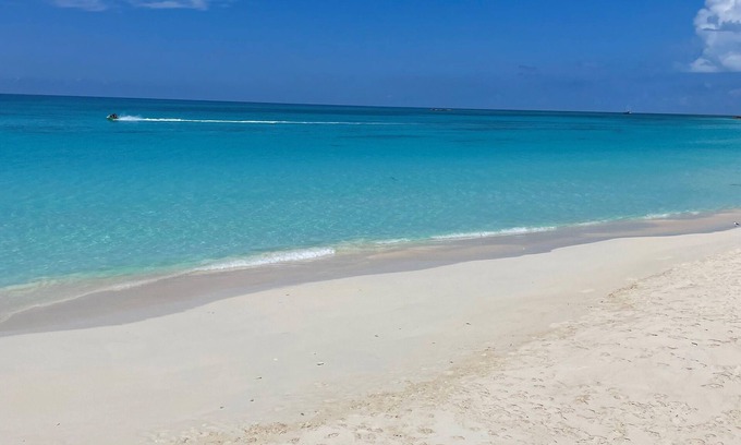 Alice Town Apartment | Ocean View 2 Bedroom Condo in Bimini Bay