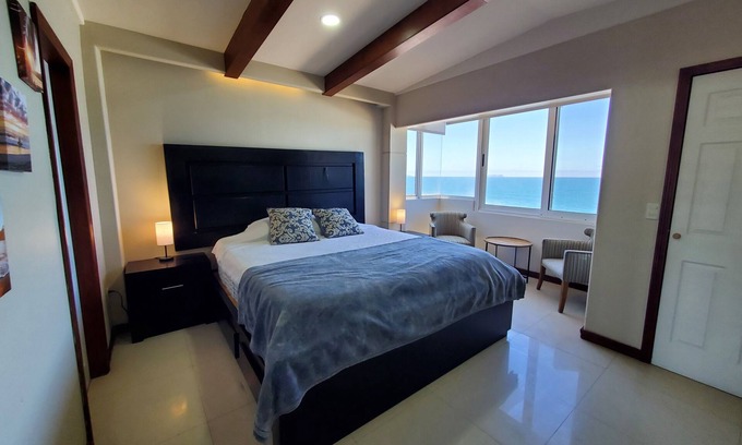 Playas de Tijuana Apartment | Ocean view apartment with rooftop