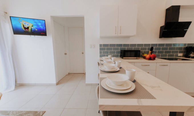 Rancho House | Ocean-view downtown apartment