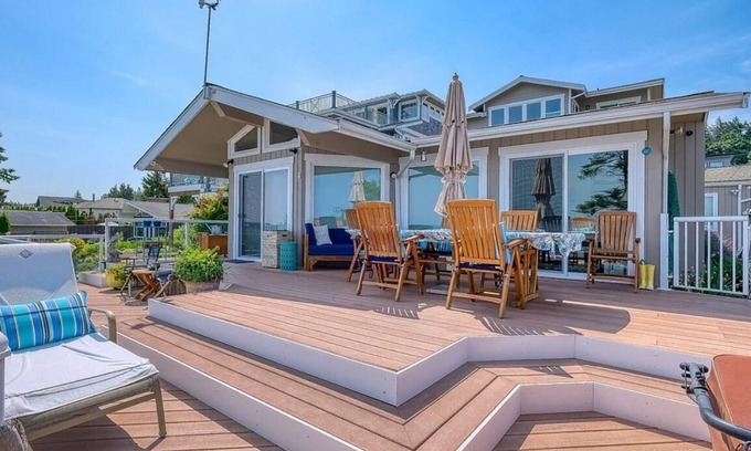 Blaine Condo | Ocean View Sea Doors Cottage