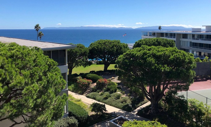 Rancho Palos Verdes Condo | Ocean view two bedroom condo getaway-within walking distance to Terranea Resort!