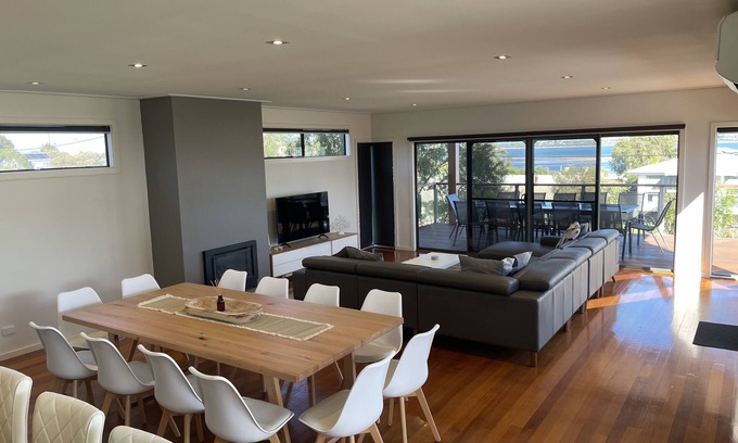 San Remo House | Ocean views, 5min walk to beach/playground, easy 10min walk to shops