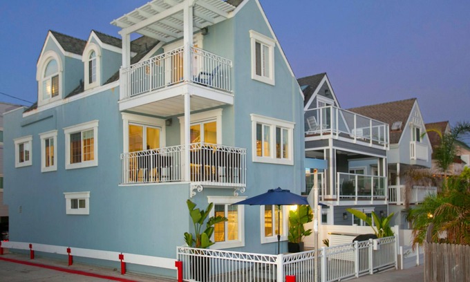 Mission Beach House | Ocean Views - SEAGIRT RETREAT- 4 BD/4 BTH - Air Conditioning - Family Getaway