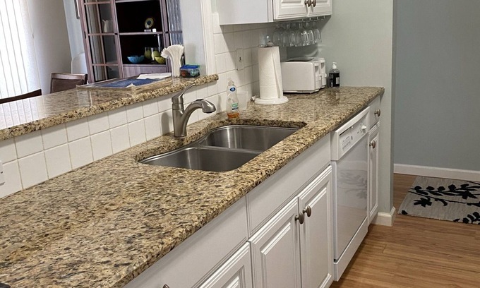 Townsend's Inlet Condo | Ocean Views! Top floor Condo in the Townsends House!