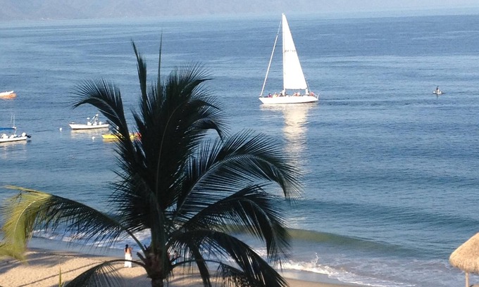 Romantic Zone Condo | Oceanfront.1 Bedroom/1 Bath.Old Town.Los Muertos Beach.Olas Altas Street