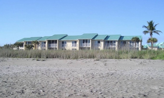Fort Pierce Condo | Oceanfront 2 Bed, 2 Bath , Beautiful!