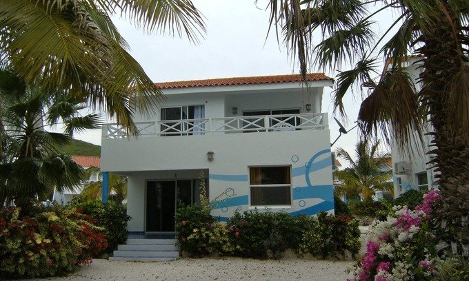 Sabana Westpunt Villa | Oceanfront, 3 bedroom property, Lovely location