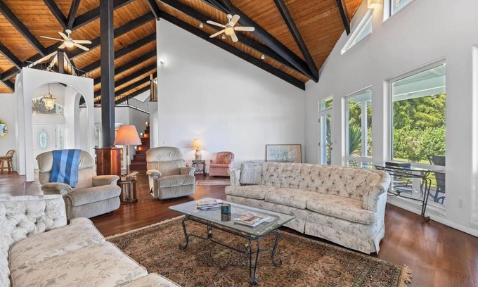 Ookala House | Oceanfront 5-bedroom house in Ookala