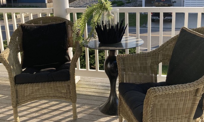 Scituate House | Oceanfront Beach House/Fall asleep listening to the waves