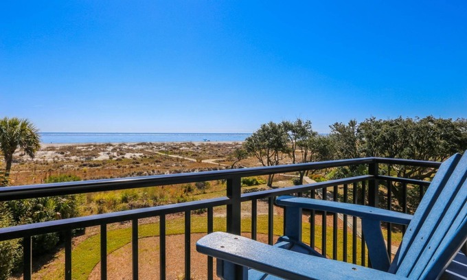 Isle of Palms Condo | Oceanfront Condo with Serene Ocean Views, Bunk Bedroom, Community Pool, Kid Pool & Playground