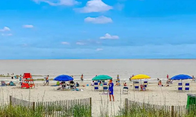Myrtle Beach Condo | Oceanfront condo with amazing amenities steps to the beach