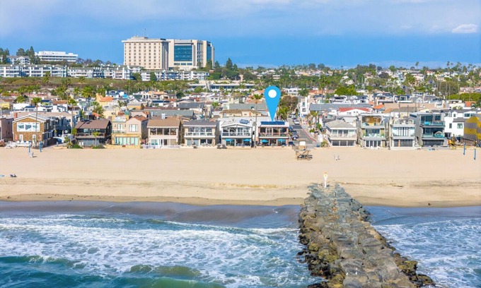 West Newport Apartment | Oceanfront Duplex Getaway with Unbeatable Views