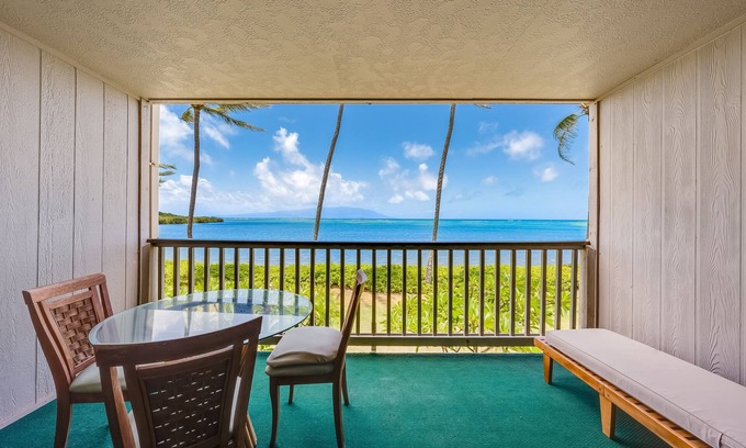 Ualapue Condo | Oceanfront getaway with an outdoor pool, tennis courts, & beach view