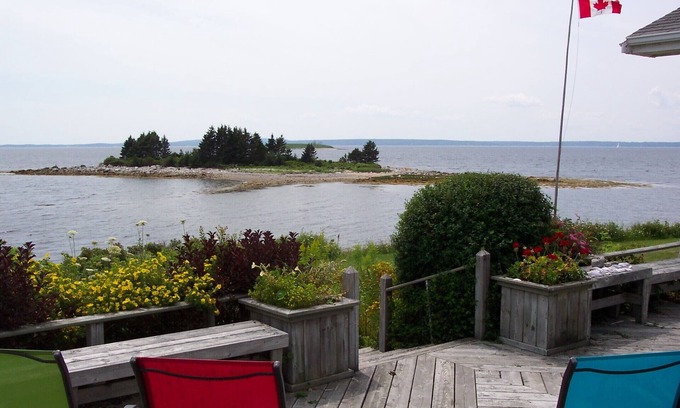 Seabright House | OCEANFRONT Luxury -Location- VIEWS- Private Island - YEAR ROUND