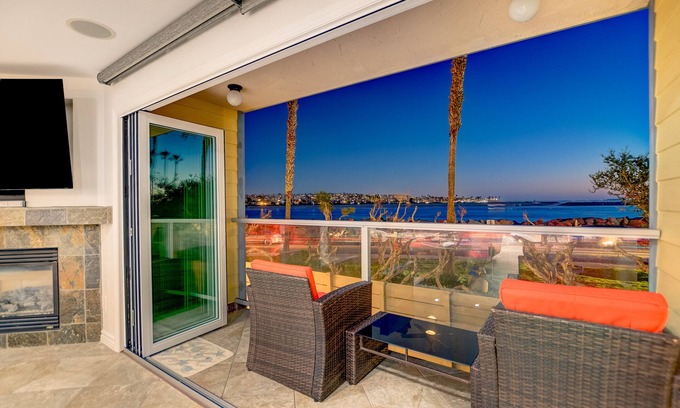 South Mission Beach Condo | OCEANFRONT LUXURY—Summer booking fast so Hurry and book!