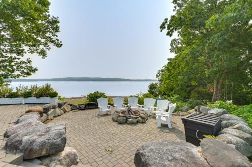 Stockton Springs House | Oceanfront Mid-Coast Maine Home with Private Beach!