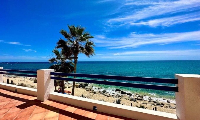 Buenavista House | Oceanfront Two Bedroom Villa at Mar y Sol