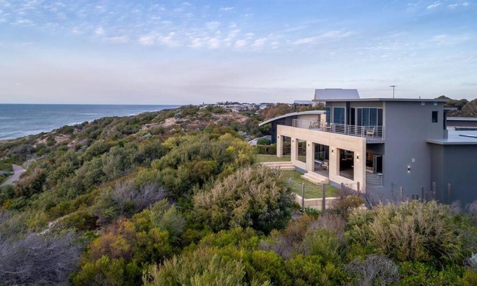 Dawesville House | Oceanic I Private Properties
