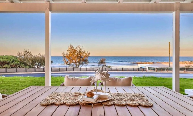 Burnett Heads House | OceanMist Holiday Home - beachfront property!n
