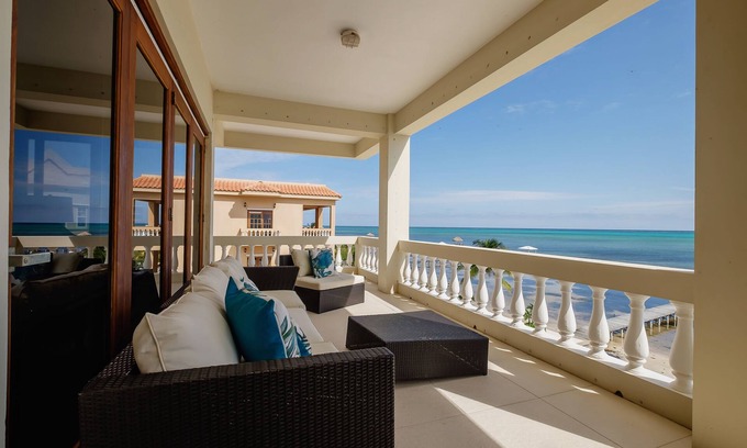 Boca Ciega Condo | Ocean’s Edge 4A – Fourth-Floor Beachfront Condo with Sweeping Caribbean Views