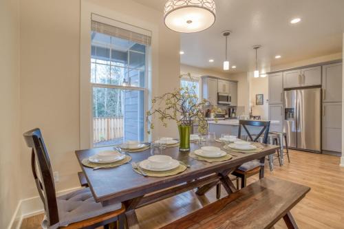 Netarts House | Oceans Treasure - Meredith Lodging