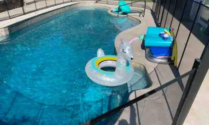 Loma Alta House | Oceanside Gem W/Pool, Hot Tub and Game Room!
