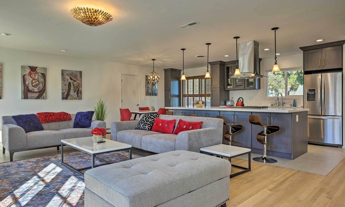 Fire Mountain House | Oceanside Home w/Patio & Grill, Walk to Beach!