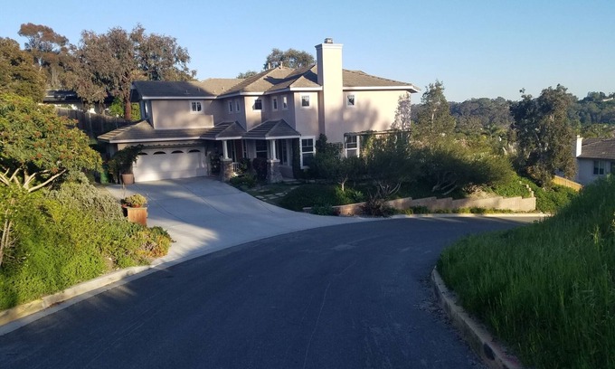 Fire Mountain House | Oceanside Overlook. 4 Bdr/3 Ba Hilltop Home. Walk Or Bike To C' Bad Or O' Side!
