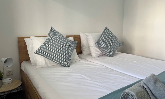 Patio Apartment | Oceanview by Charmes-B 3 bedroom apartment with beautiful ocean view