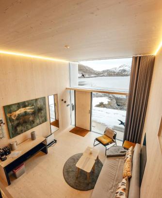 Flakstad Apartment | Oceanview Mini-House - Stunning Views